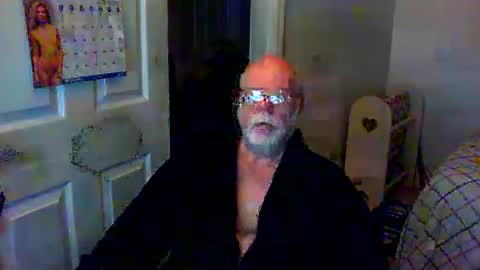 Snapshot of gtnolder60 chatting on January 2025 03:50:02 AM Gary online show from January 2025 03:50:02 AM