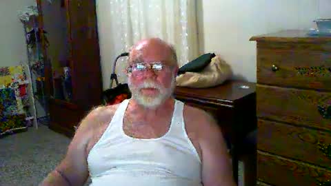 Snapshot of gtnolder60 chatting on September 2025 02:38:01 AM Gary online show from September 2025 02:38:01 AM