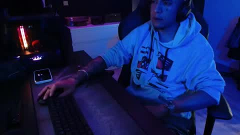 Guayaco  online show from October 2025 02:56:01 AM