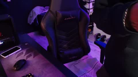 Guayaco  online show from February 2026 06:42:01 PM