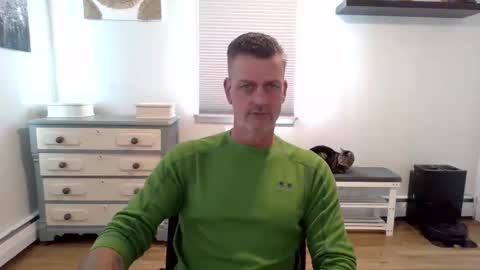 gudguy2025 online show from May 2026 12:13:02 PM