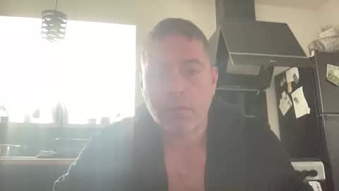 guil0 online show from November 2025 12:05:02 PM