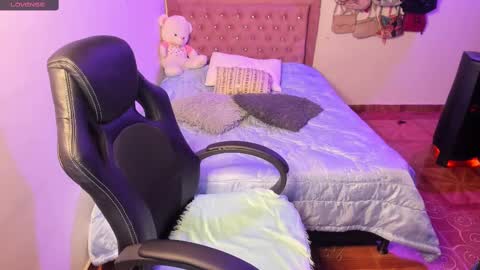 Hello Im Julieta Im 25 years old welcome to my room have fun and be happy. online show from March 2025 02:47:02 AM
