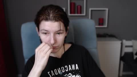 Snapshot of guitarandangell chatting on December 2025 03:28:02 PM guitarandangell online show from December 2025 03:28:02 PM