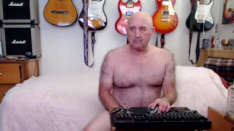 Snapshot of guitarsexgod chatting on January 2025 07:17:01 PM Mario online show from January 2025 07:17:01 PM