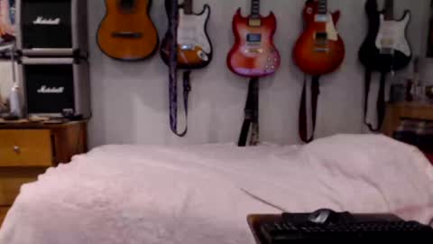 Snapshot of guitarsexgod chatting on January 2025 05:26:01 PM Mario online show from January 2025 05:26:01 PM