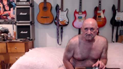 Snapshot of guitarsexgod chatting on January 2025 03:50:01 PM Mario online show from January 2025 03:50:01 PM