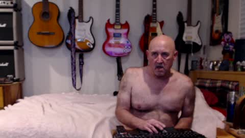 Snapshot of guitarsexgod chatting on January 2025 02:59:01 AM Mario online show from January 2025 02:59:01 AM