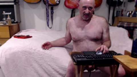 Snapshot of guitarsexgod chatting on January 2025 01:35:01 PM Mario online show from January 2025 01:35:01 PM