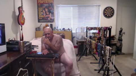 Mario online show from October 2025 06:54:01 PM