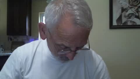 Snapshot of gulfcoast1952 chatting on February 2025 03:05:01 PM Roy online show from February 2025 03:05:01 PM