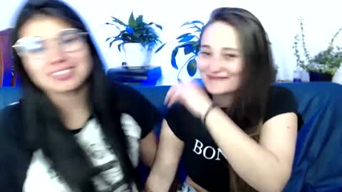Snapshot of gumball_room chatting on January 2025 06:31:02 AM Vane blonde and Hazell black hair online show from January 2025 06:31:02 AM
