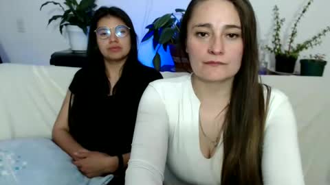 Snapshot of gumball_room chatting on February 2025 04:44:02 AM Vane blonde and Hazell black hair online show from February 2025 04:44:02 AM