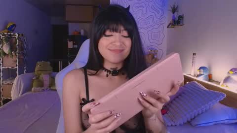 Snapshot of gummysaurus chatting on May 2026 11:23:04 PM S online show from May 2026 11:23:04 PM