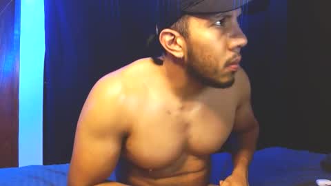 Snapshot of gurushake chatting on November 2025 02:28:02 AM holl latino online show from November 2025 02:28:02 AM