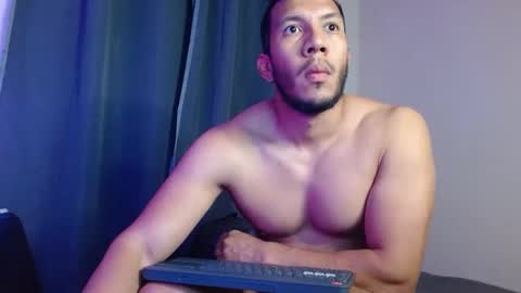 Snapshot of gurushake chatting on January 2026 03:53:02 AM holl latino online show from January 2026 03:53:02 AM