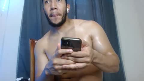 Snapshot of gurushake chatting on January 2026 09:41:01 PM holl latino online show from January 2026 09:41:01 PM