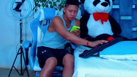 Snapshot of gurxxxt chatting on November 2025 05:56:01 PM Hakim online show from November 2025 05:56:01 PM