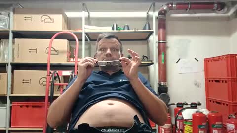 Snapshot of guschidick chatting on October 2025 10:47:02 AM guschidick online show from October 2025 10:47:02 AM