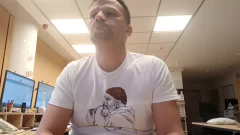 Snapshot of guschidick chatting on December 2025 02:17:01 AM guschidick online show from December 2025 02:17:01 AM