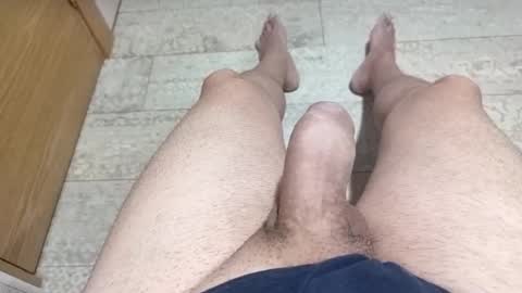 gusiion_ online show from August 2026 08:13:01 AM