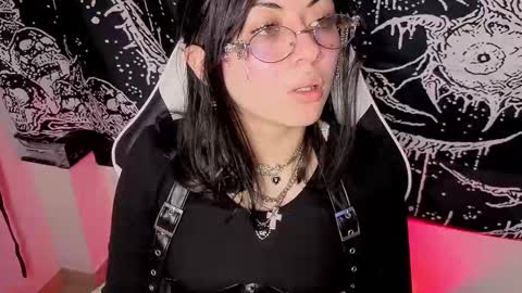 Miss online show from September 2025 01:49:02 PM