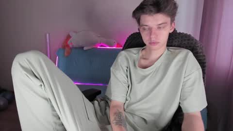 guy_liam1 online show from October 2025 08:25:01 AM