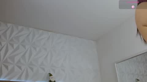 Gwen Drew online show from November 2025 01:03:01 PM