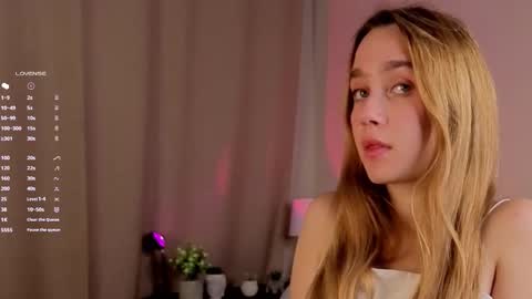 Julia online show from September 2025 01:16:02 AM