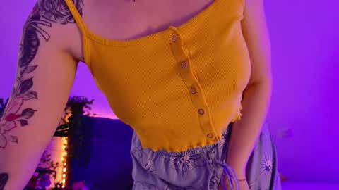 gwenhilton online show from October 2025 05:37:01 AM