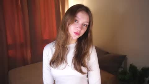 Molly online show from June 2026 03:44:01 PM
