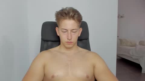 Snapshot of gym_alpha chatting on October 2025 01:42:02 PM Oliver online show from October 2025 01:42:02 PM