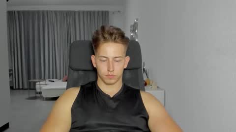 Snapshot of gym_alpha chatting on October 2025 07:59:01 PM Oliver online show from October 2025 07:59:01 PM