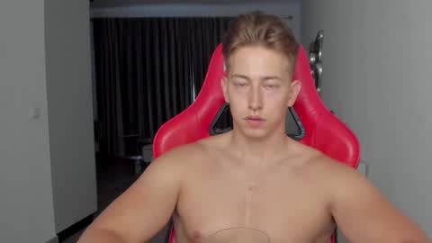 Snapshot of gym_alpha chatting on October 2025 06:08:01 PM Oliver online show from October 2025 06:08:01 PM