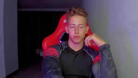 Snapshot of gym_alpha chatting on November 2025 08:41:01 PM Oliver online show from November 2025 08:41:01 PM