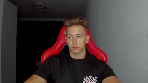 Snapshot of gym_alpha chatting on November 2025 09:47:01 PM Oliver online show from November 2025 09:47:01 PM