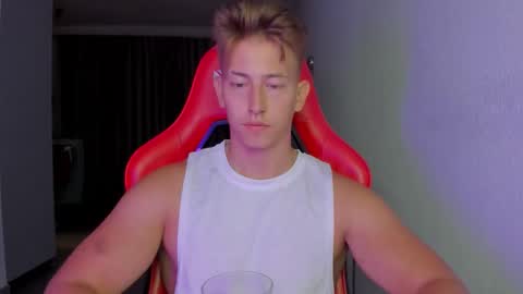 Snapshot of gym_alpha chatting on November 2025 07:36:02 PM Oliver online show from November 2025 07:36:02 PM