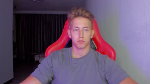 Snapshot of gym_alpha chatting on November 2025 09:39:01 PM Oliver online show from November 2025 09:39:01 PM