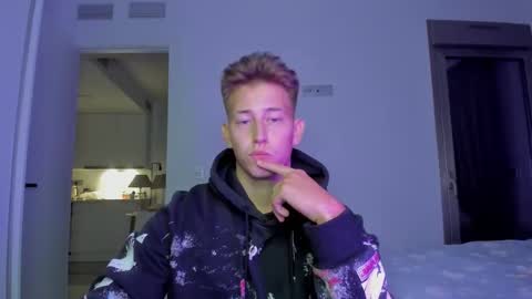 Snapshot of gym_alpha chatting on December 2025 11:42:01 PM Oliver online show from December 2025 11:42:01 PM