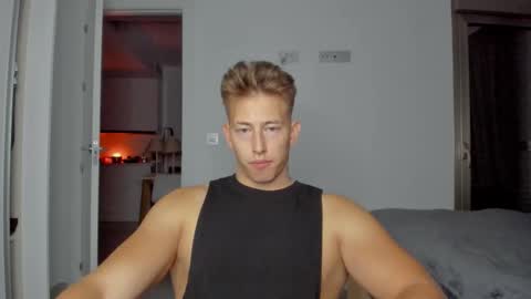 Snapshot of gym_alpha chatting on December 2025 10:15:01 PM Oliver online show from December 2025 10:15:01 PM