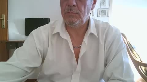 Snapshot of gyrdy chatting on December 2024 02:02:01 PM gyrdy online show from December 2024 02:02:01 PM