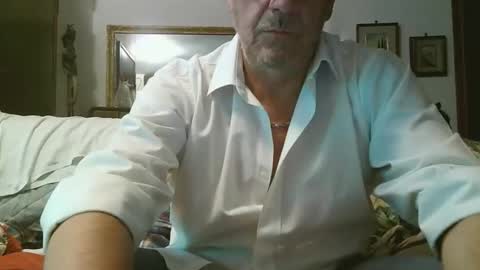 Snapshot of gyrdy chatting on December 2024 06:06:01 PM gyrdy online show from December 2024 06:06:01 PM