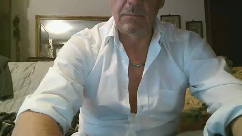 Snapshot of gyrdy chatting on December 2024 04:06:01 PM gyrdy online show from December 2024 04:06:01 PM