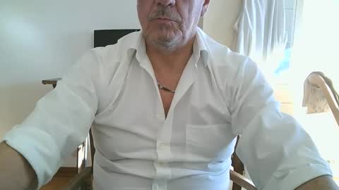 Snapshot of gyrdy chatting on December 2024 01:32:01 PM gyrdy online show from December 2024 01:32:01 PM