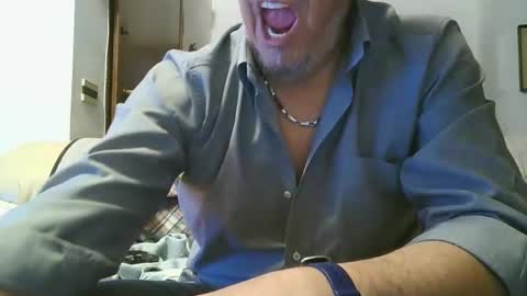 Snapshot of gyrdy chatting on January 2025 05:00:02 PM gyrdy online show from January 2025 05:00:02 PM