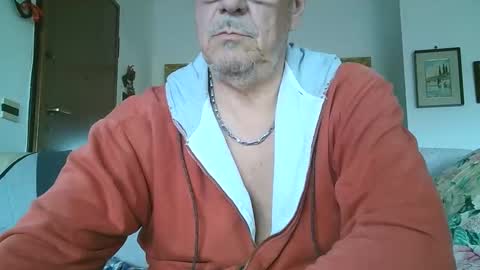 Snapshot of gyrdy chatting on January 2025 01:11:02 PM gyrdy online show from January 2025 01:11:02 PM