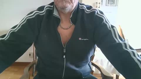 Snapshot of gyrdy chatting on January 2025 02:47:01 PM gyrdy online show from January 2025 02:47:01 PM