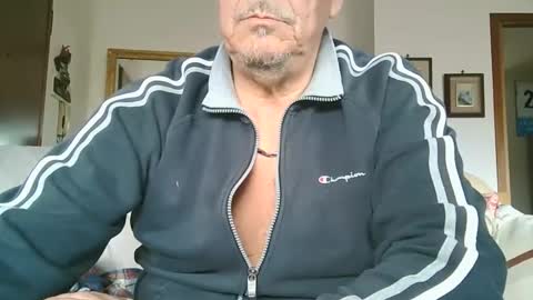 Snapshot of gyrdy chatting on February 2025 02:00:02 PM gyrdy online show from February 2025 02:00:02 PM