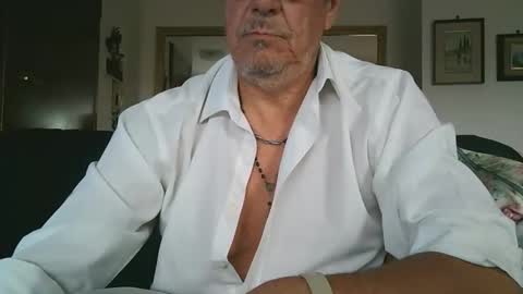 Snapshot of gyrdy chatting on October 2025 03:00:01 PM gyrdy online show from October 2025 03:00:01 PM