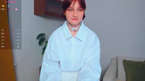 Snapshot of h0lyangel chatting on September 2025 06:53:02 PM Kelly Lilly online show from September 2025 06:53:02 PM